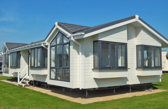 Stately Kensington 48ft x 20ft &#8211; Leedons Residential Park, Worcestershire, WR12 7HB (Cotswolds)